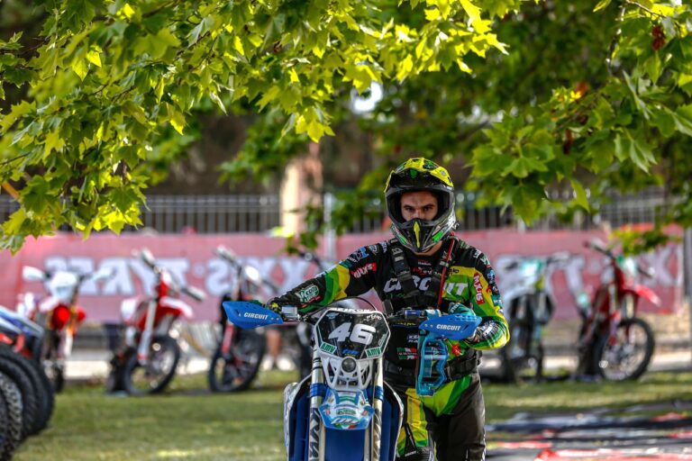 Jordi Gardiol porta in alto i colori del moto club Alfieri