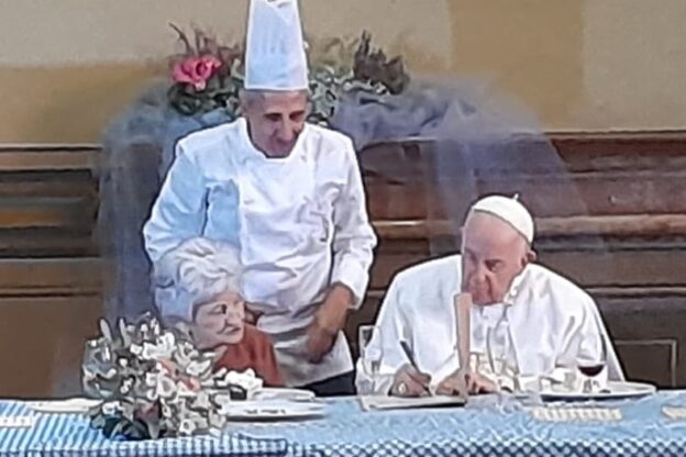 La maxi torta di Papa Francesco preparata dagli studenti dell’Afp Colline Astigiane di Agliano Terme