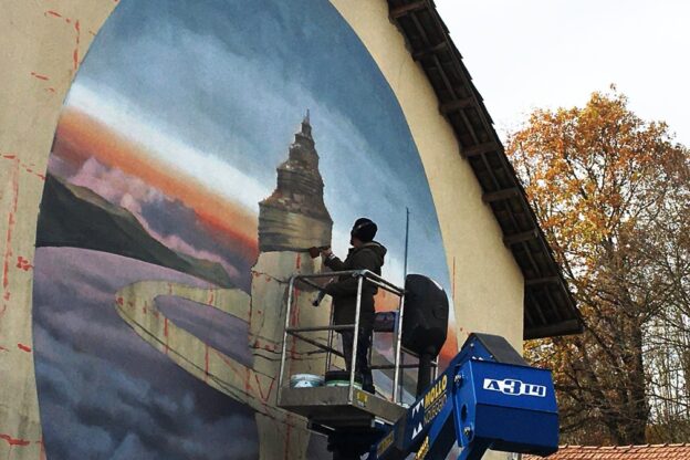 <strong>La conchiglia che inneggia al sogno nel murale di Vesod a Monale    </strong>