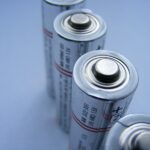 Batterie alcaline e pile zinco-aria: caratteristiche e differenze