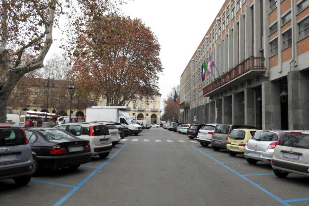 Parcheggi ad Asti: da giugno abbonamenti solo online