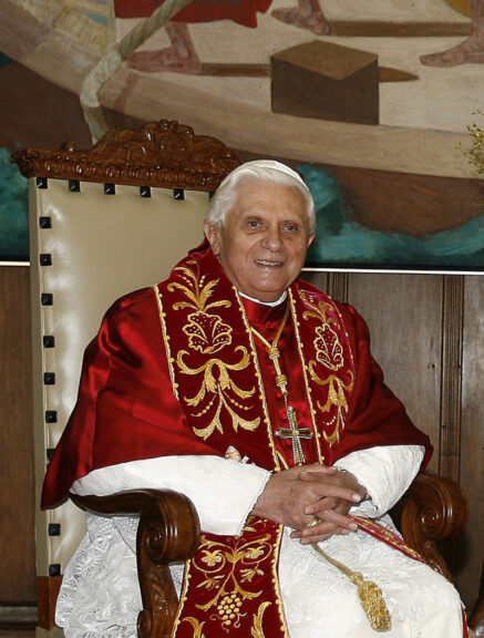 Asti, in Cattedrale una messa in suffragio di papa Benedetto XVI