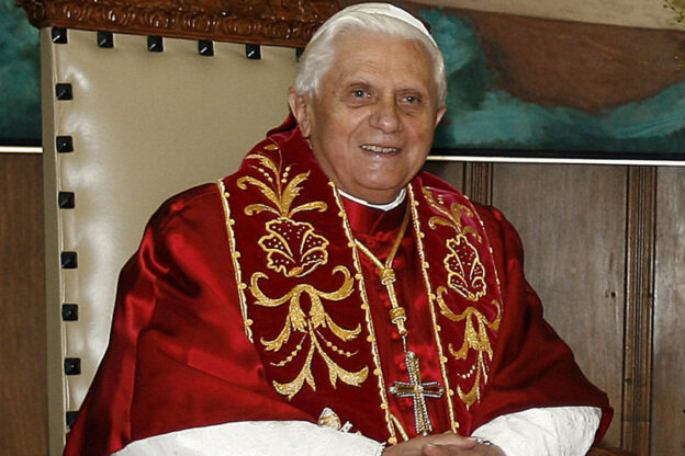 Asti, in Cattedrale una messa in suffragio di papa Benedetto XVI