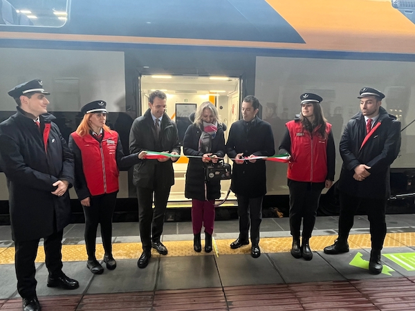 Nuovi treni Rock saranno messi sui binari della tratte Asti-Milano e Torino-Milano