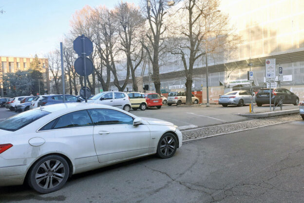 La locandina della Gazzetta d’Asti: ecco i principali argomenti della settimana