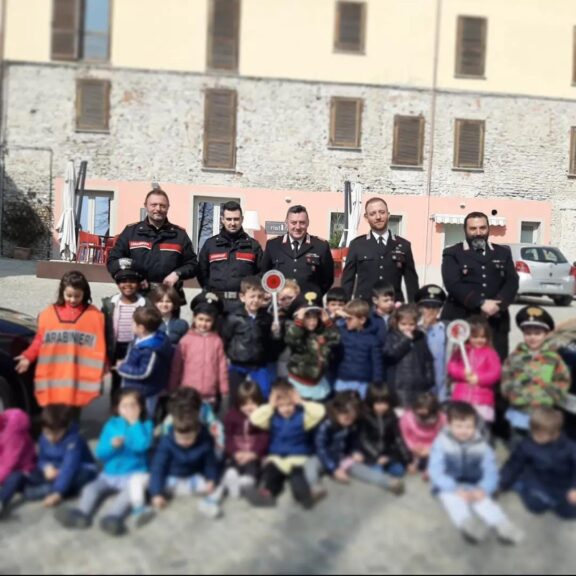 A lezione di educazione civica con i carabinieri