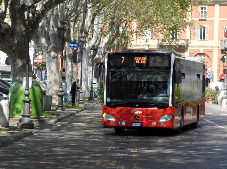 Mercoledì 3 maggio i bus di Asp non transitano nell’area interessata dalla Fiera Carolingia