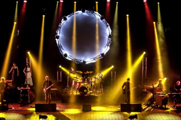 Sabato 22 aprile al Teatro Alfieri si celebra la musica dei Pink Floyd con i Big One