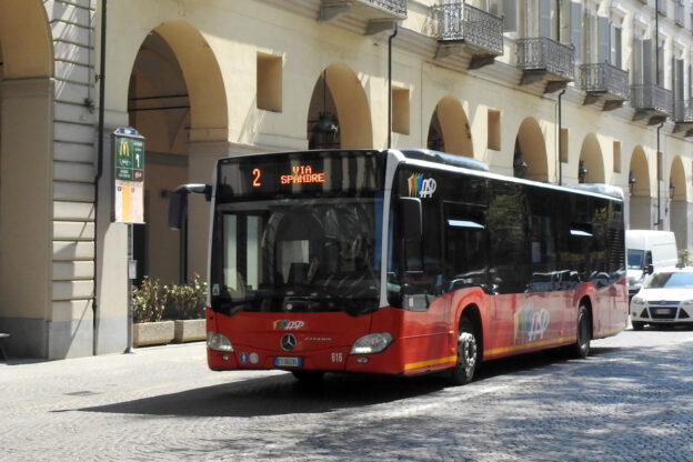 Variazioni di percorso dei bus di Asp per la chiusura di piazza Alfieri in occasione del Palio