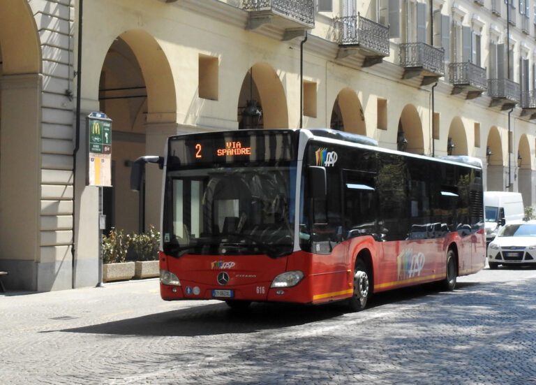 Variazioni di percorso dei bus di Asp per la chiusura di piazza Alfieri in occasione del Palio