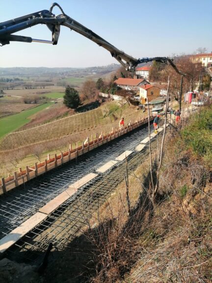 Consolidatura e asfaltamento stradale a Mombercelli