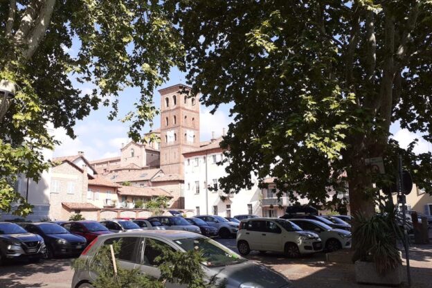 Piazza Castigliano, i residenti scrivono all’Amministrazione: “No alla zona corona”