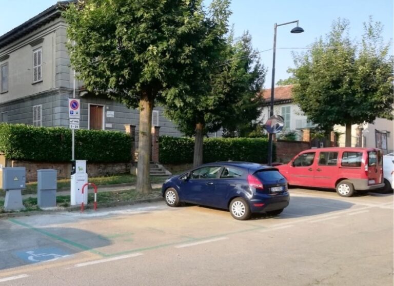 Sosta e ricarica per le auto elettriche anche a Villafranca  