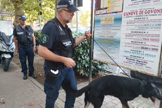 Controlli straordinari della polizia e della polizia locale: 50 persone identificate e quattro cittadini irregolari allontanati