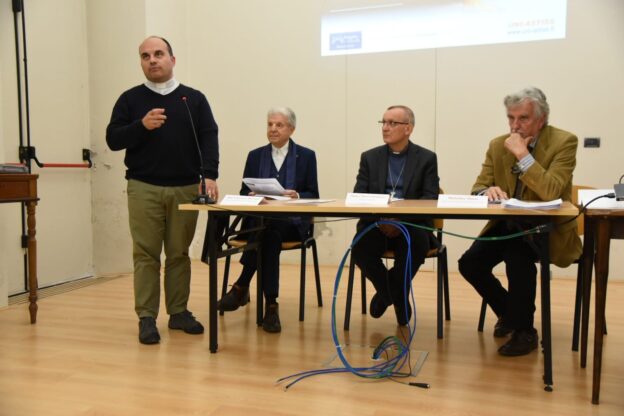 Presentato il nuovo bando delle borse di studio della Diocesi