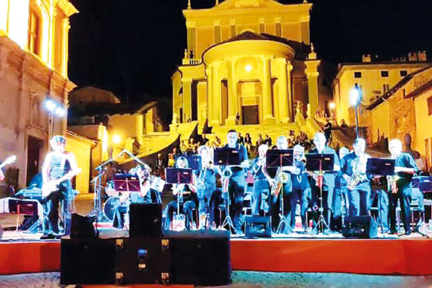 Montemagno, nella chiesa di San Martino e Stefano concerto di Natale con gli Only Us