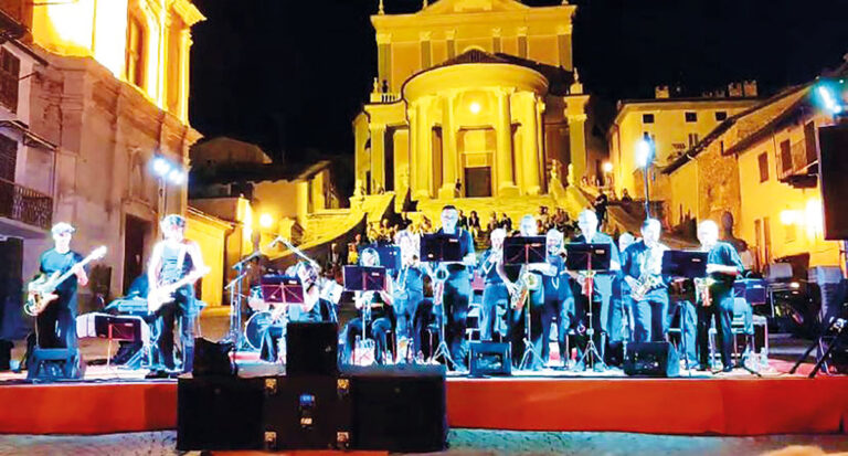 Montemagno, nella chiesa di San Martino e Stefano concerto di Natale con gli Only Us