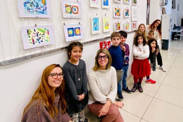Allo Spazio Verticale della Biblioteca Astense le opere targate Piccola Scuola Montessori