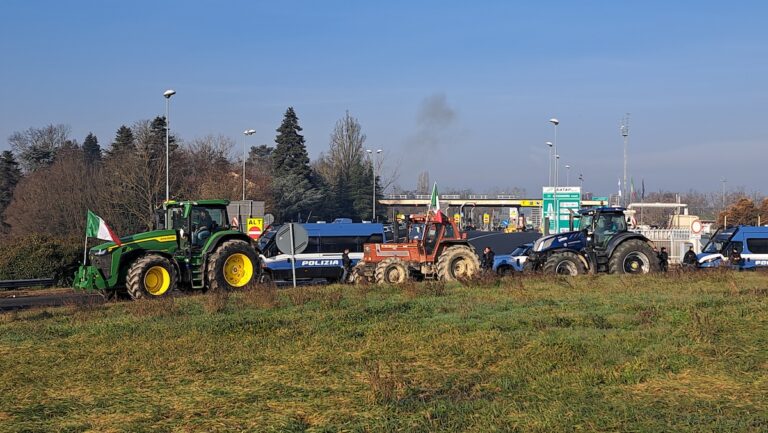 La protesta dei “trattori” arriva anche ad Asti: da domenica a martedì presidio fisso in piazza d’Armi