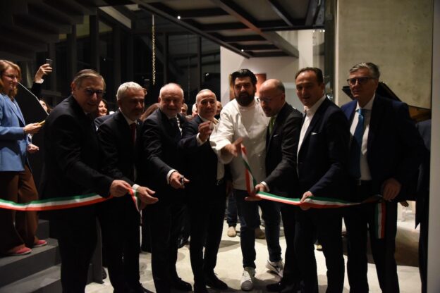 Asti, lo chef Cannavacciuolo inaugura il Relais “Le Cattedrali”