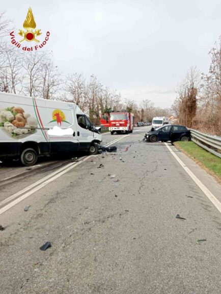 Cinque feriti in un incidente sulla provinciale 10 a Villanova