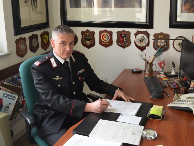 Il maresciallo maggiore Maurizio Colombo al comando della stazione carabinieri di Asti