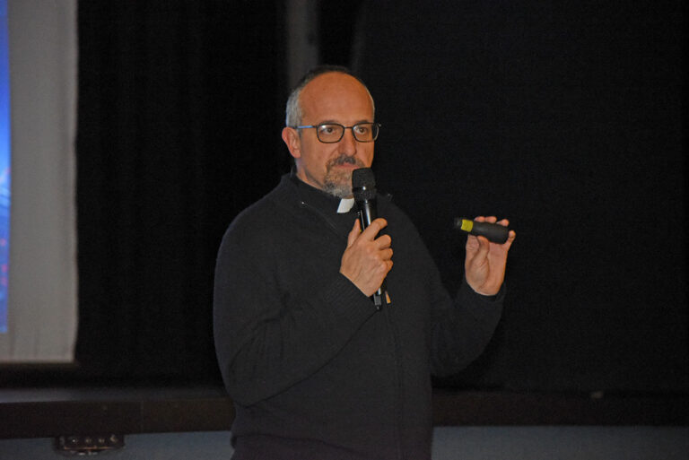 Don Luca Peyron alla Scuola Popolare: il video della lectio magistralis