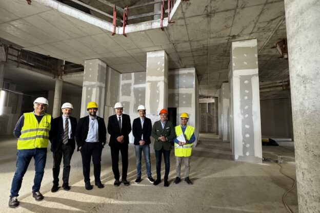 La conferenza dei sindaci dell’Asl At in visita al cantiere dell’ospedale della Valle Belbo