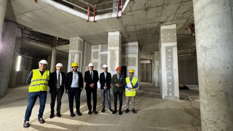 La conferenza dei sindaci dell’Asl At in visita al cantiere dell’ospedale della Valle Belbo