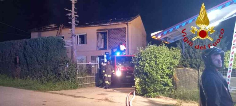 In fiamme una cascina a San Martino Alfieri