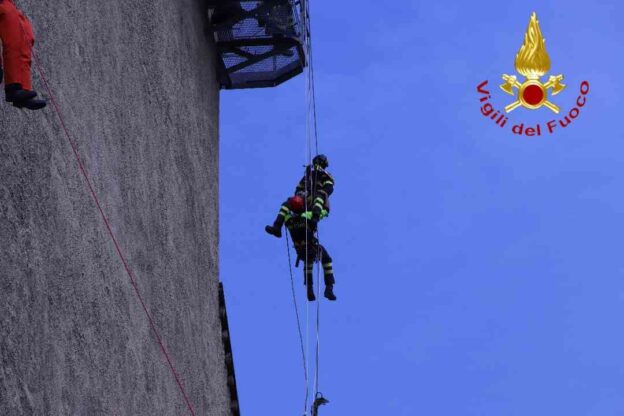 Vigili del fuoco al Teatro Alfieri ma è un’esercitazione