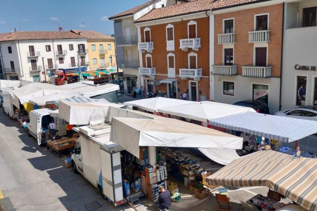 Nuova riorganizzazione per il mercato di Mombercelli