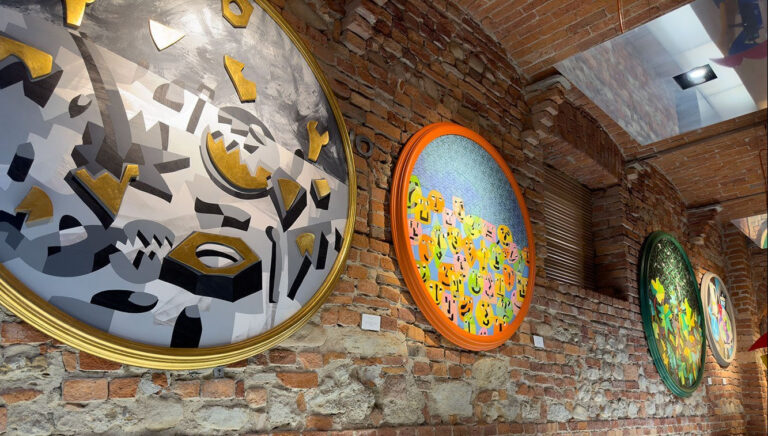 Aperta al pubblico la mostra Nespolo & Chiarlo: dal 2010 Arte in Vigna