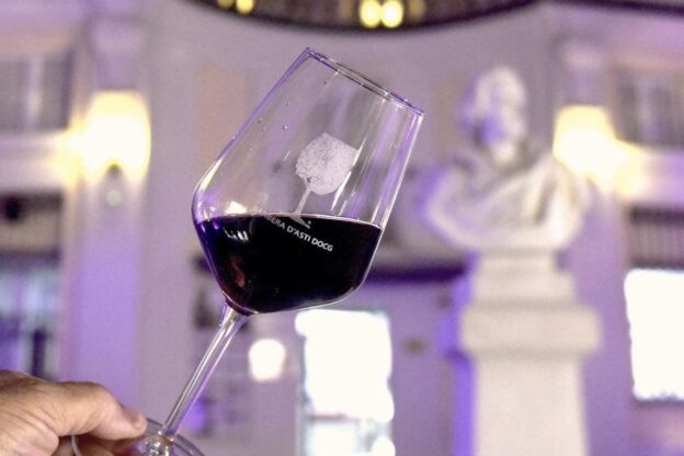 Vini: con l’arrivo dell’estate il Monferrato svela tutta la sua anima