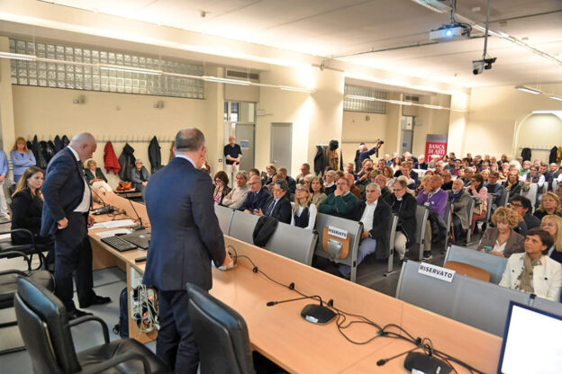 La locandina della Gazzetta d’Asti: ecco i principali argomenti della settimana