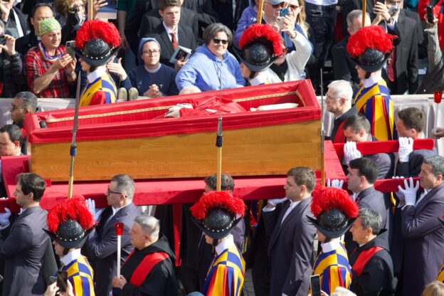 Ad Asti, Pratomorone e Tigliole messe in suffragio di Papa Francesco