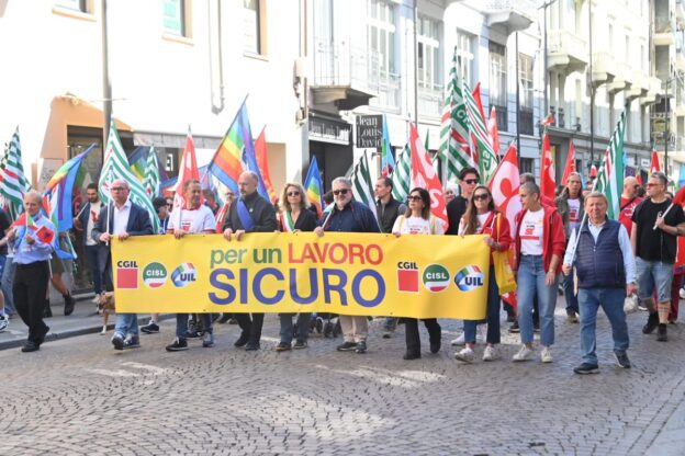 Tutti in piazza per il Primo Maggio: la fotogallery e i commenti