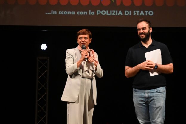 Al Teatro Alfieri percorsi di legalità per studenti con la polizia