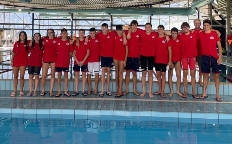 Con un doppio impegno inizia l’estate del nuoto