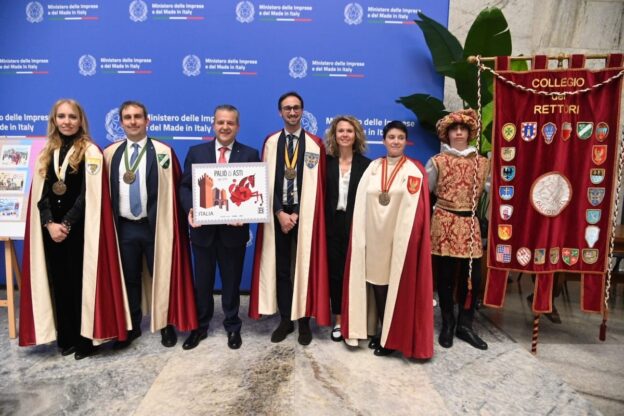 Presentato a Roma il francobollo del Palio di Asti