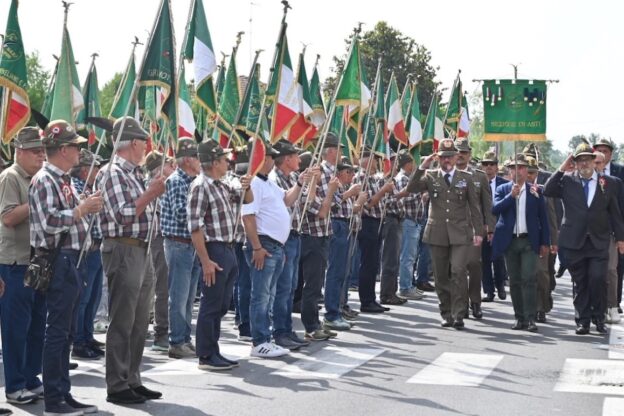 Il Gruppo Alpini di Callianetto ha festeggiato 100 anni