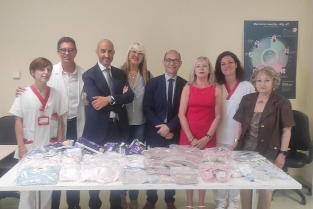 Donati kit di prima accoglienza per le donne vittime di violenza