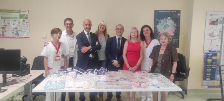 Donati kit di prima accoglienza per le donne vittime di violenza