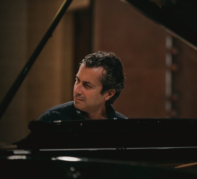 AstiLirica continua con il concerto del pianista Roberto Cominati al Teatro Alfieri