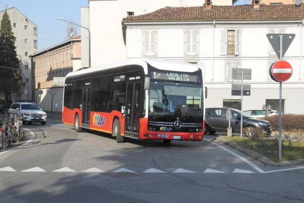 L’acquisto dei titoli di viaggio per i bus di Asp è possibile anche attraverso le app Wetaxi e Urbi