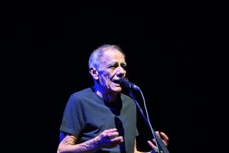 Il “professore” Roberto Vecchioni incanta AstiMusica: la fotogallery