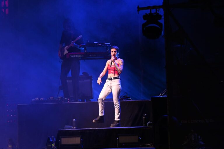 Ad AstiMusica tanti cuoricini per i Coma_Cose: la fotogallery