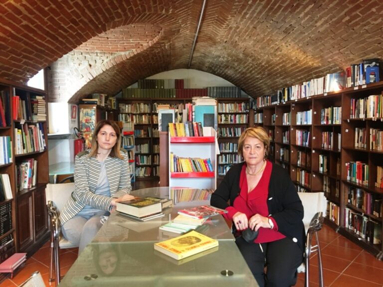 Un container per gli ottomila volumi della Biblioteca Civica di Villafranca   