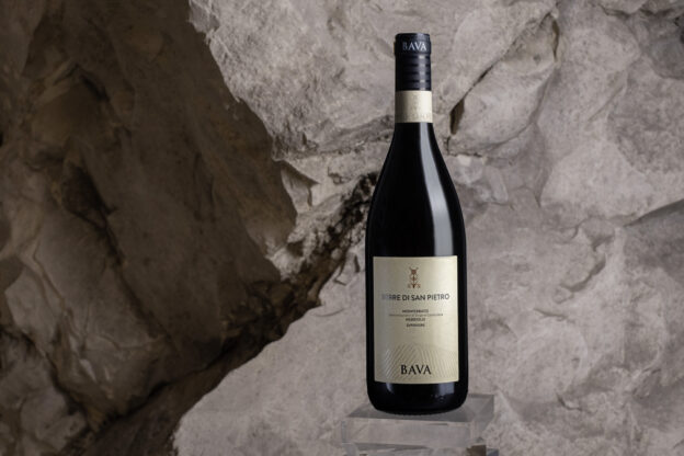 Tre Bicchieri a un Nebbiolo del nord Astigiano