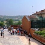 Piazza delle donne a Villafranca cambia volto: nasce un parcheggio con dieci stalli bianchi 